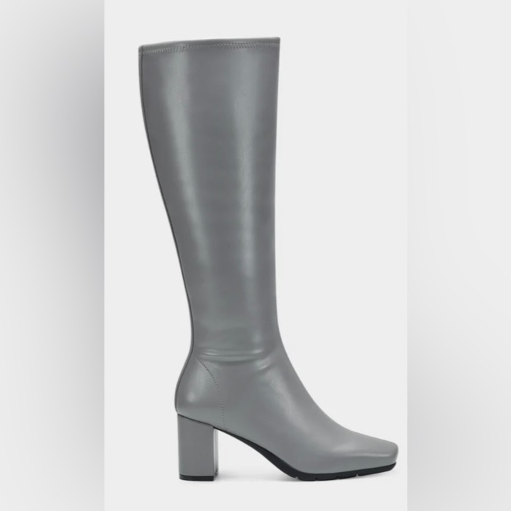 New In Box Aerosoles Micah in Grey Size 9 Wide